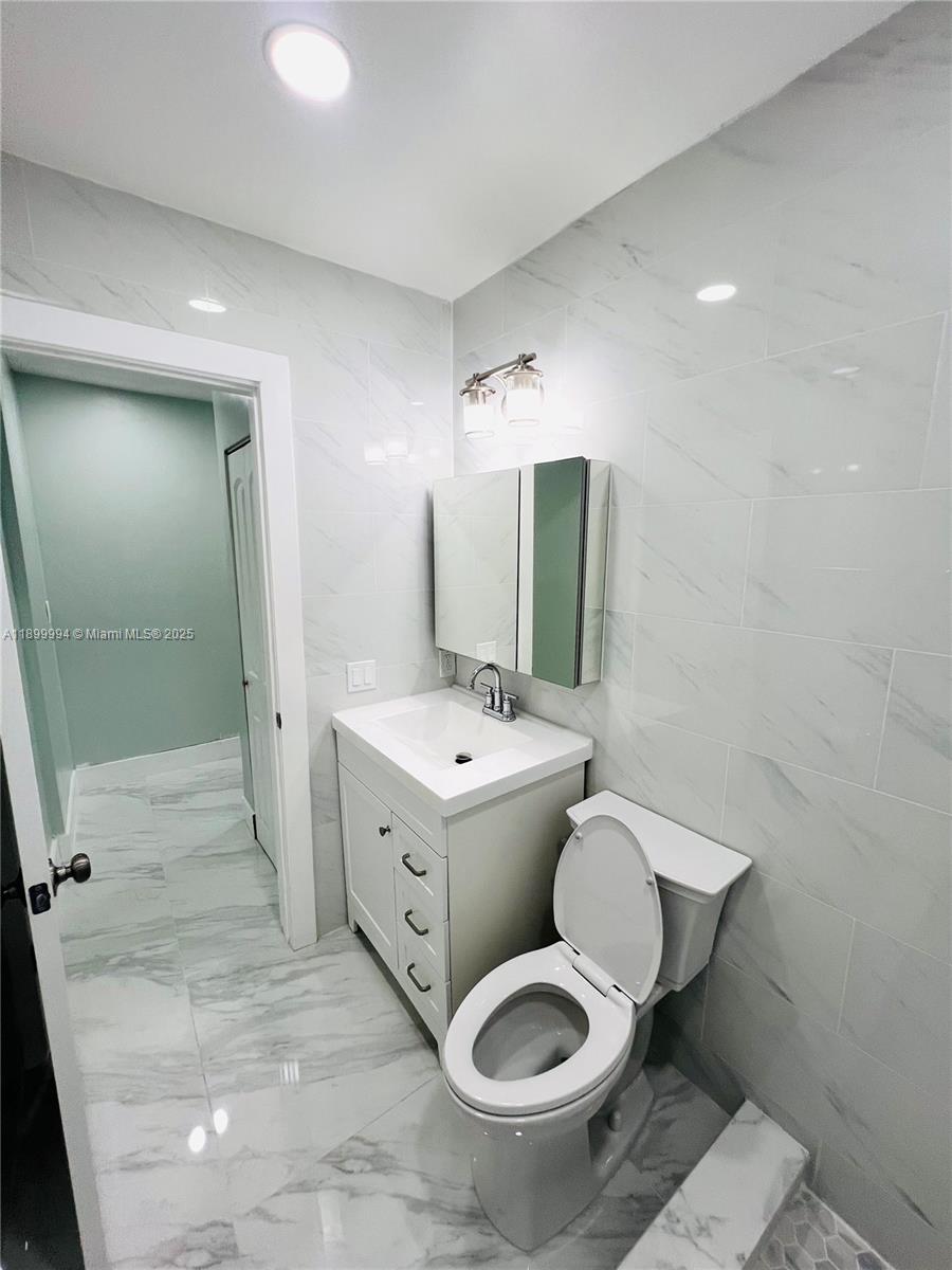 DIXIE HEIGHTS GARDEN - Residential Lease