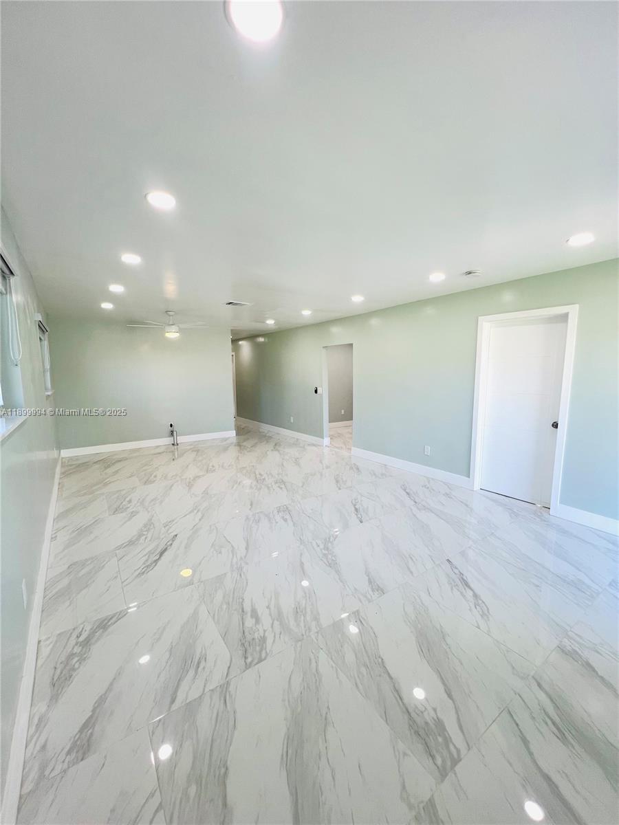 DIXIE HEIGHTS GARDEN - Residential Lease