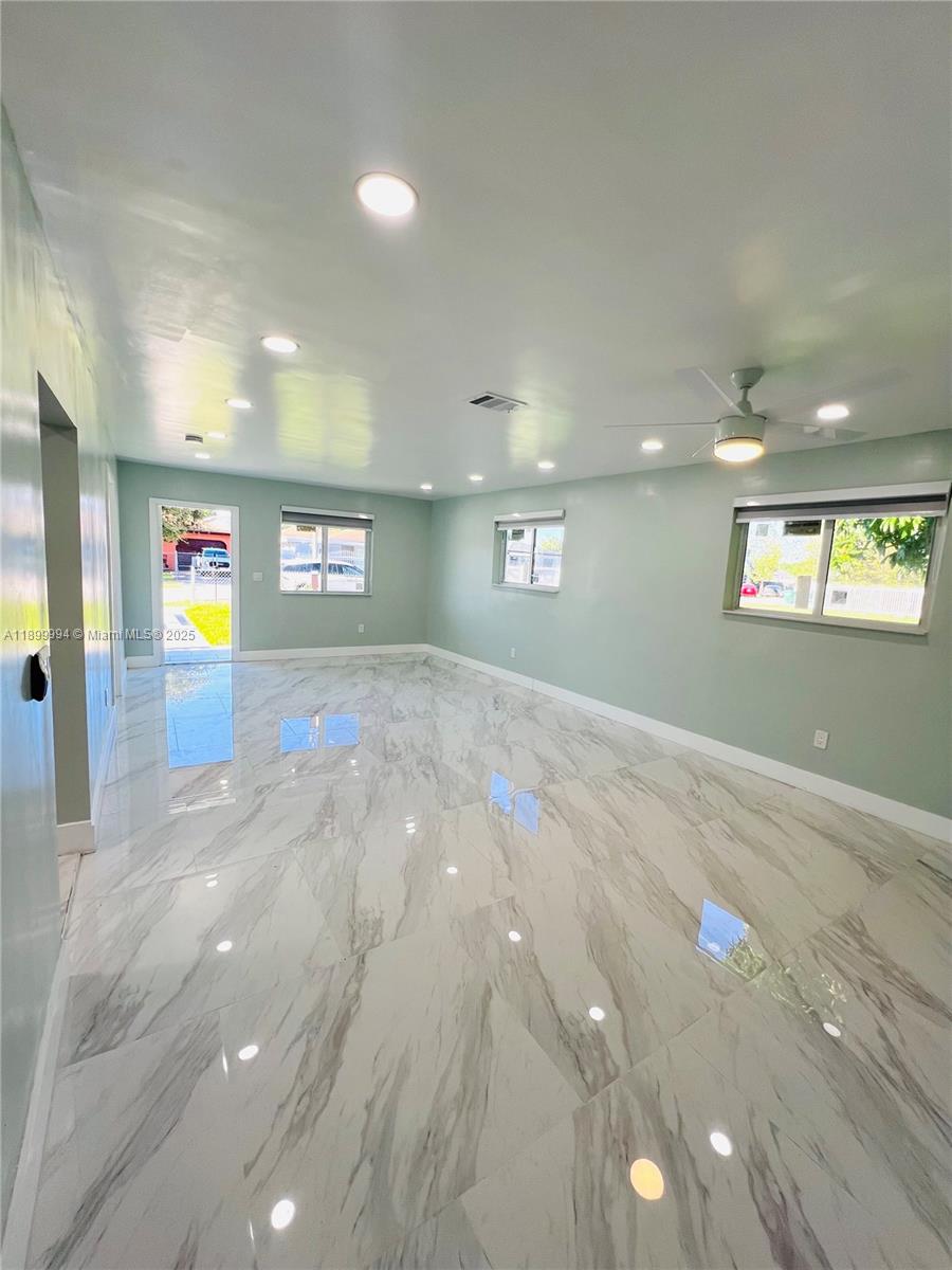 DIXIE HEIGHTS GARDEN - Residential Lease