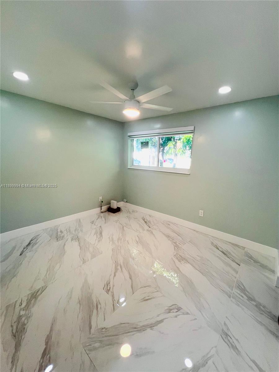 DIXIE HEIGHTS GARDEN - Residential Lease