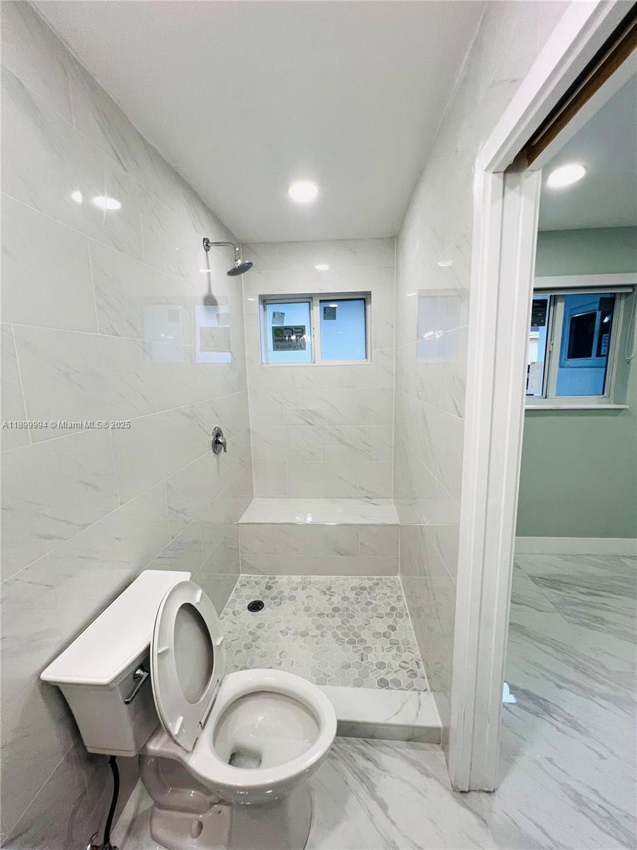 DIXIE HEIGHTS GARDEN - Residential Lease