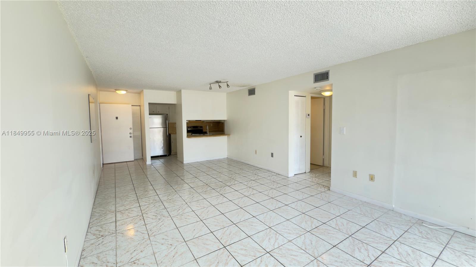 460 W Park Dr 106