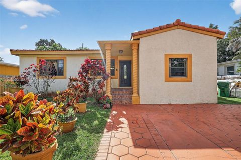 520 NE 111th St Miami FL 33161