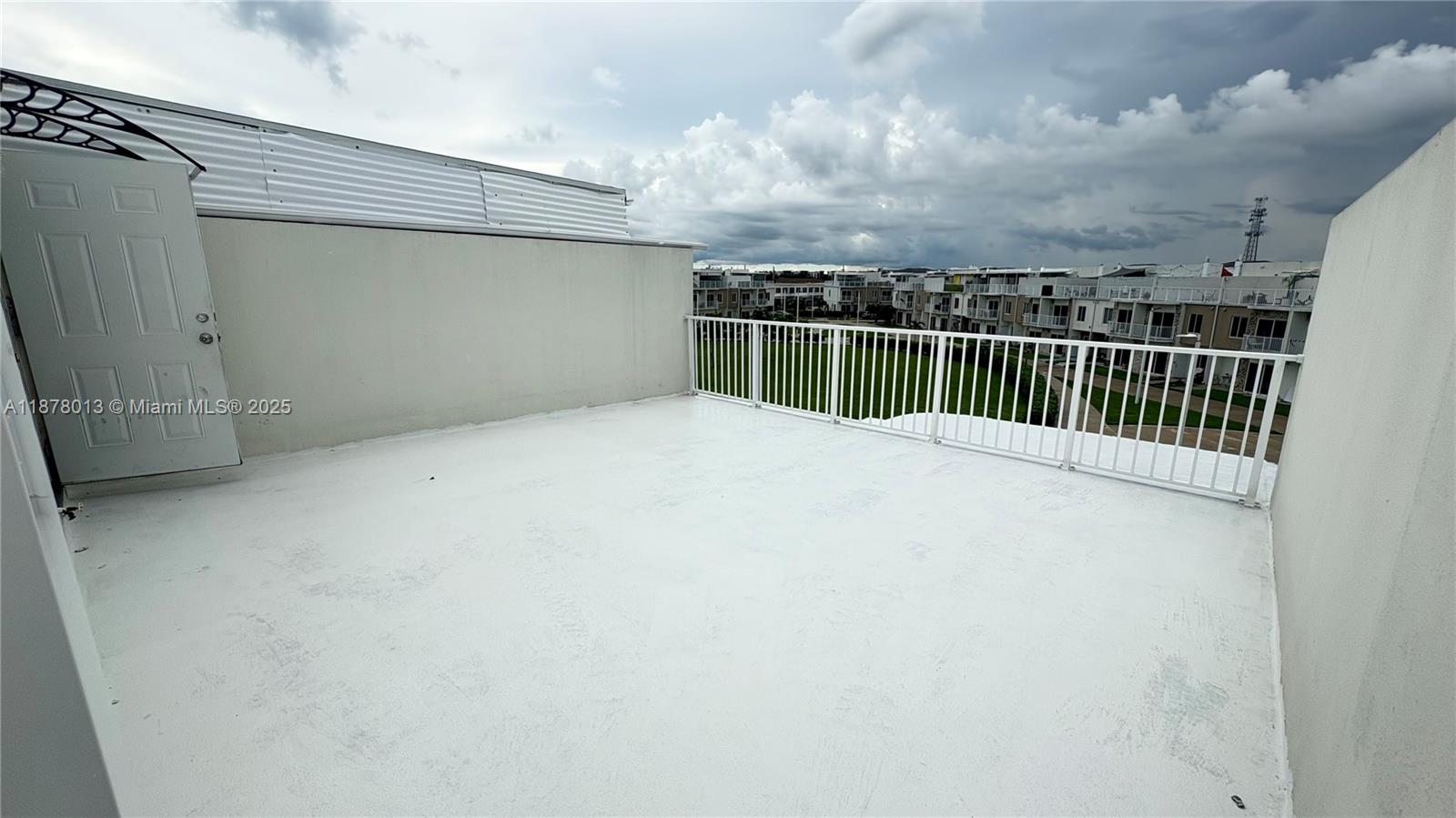 PARADISE GARDENS - Residential