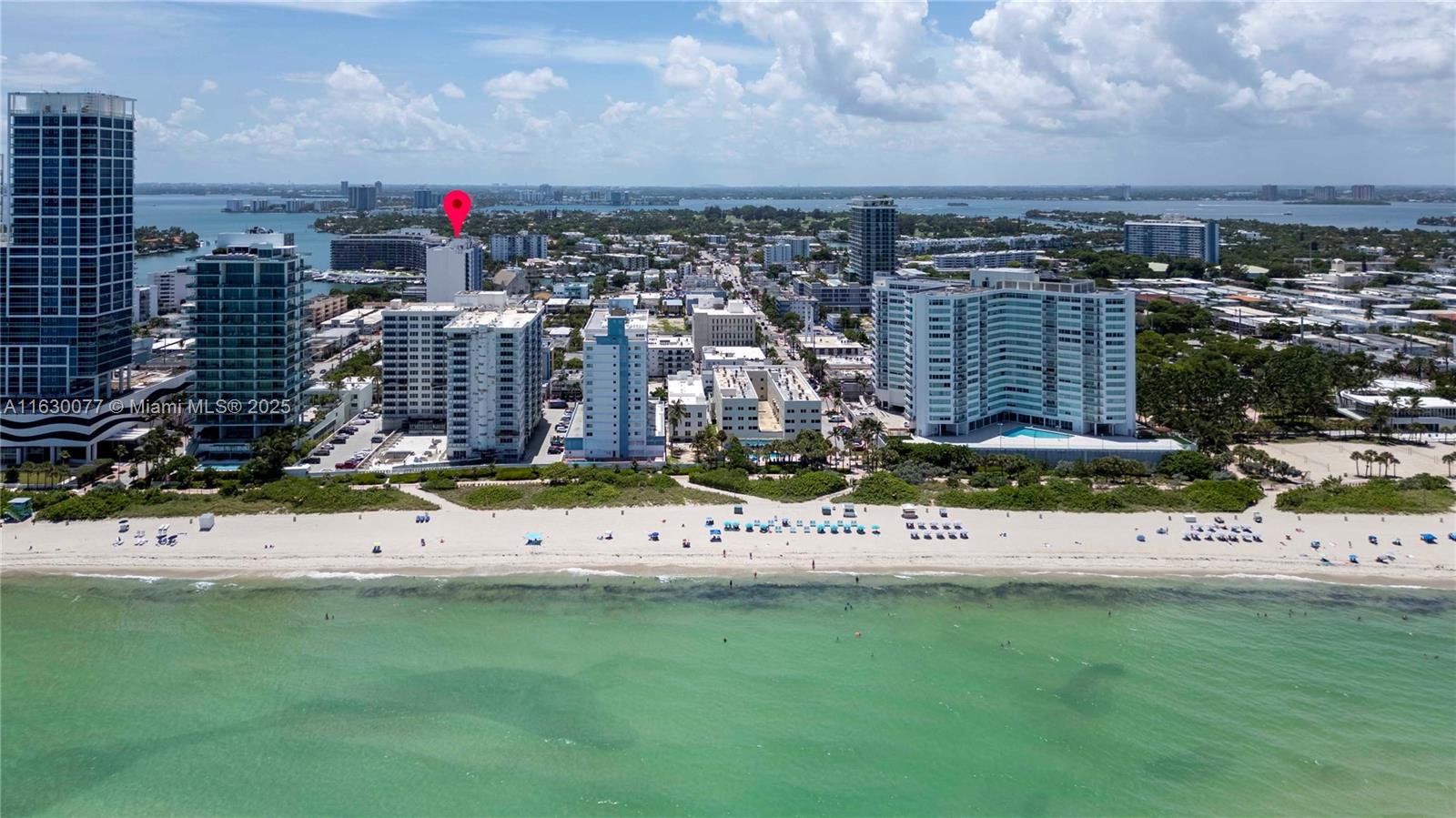Bright and spacious 1-bedroom, 1-bath unit just two blocks from the beach! Features include laminate wood flooring and an updated kitchen. Enjoy resort-style amenities such as a stunning rooftop pool, fully equipped gym, and 24-hour front desk/security. Prime location within walking distance to restaurants, supermarkets, and shops. Ideal for investors or end users.