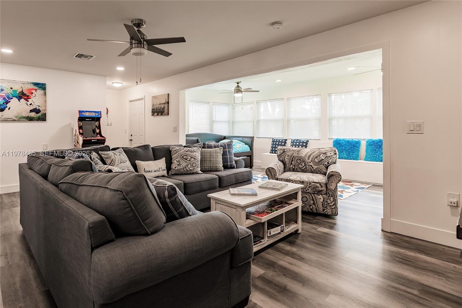 SANIBEL LAKE ESTATES - Residential