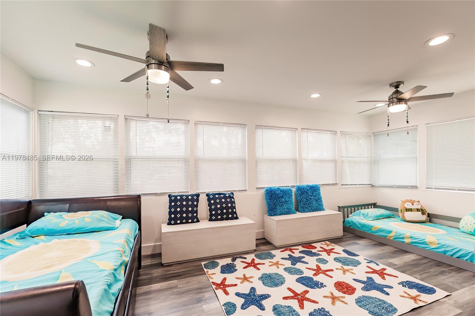 SANIBEL LAKE ESTATES - Residential