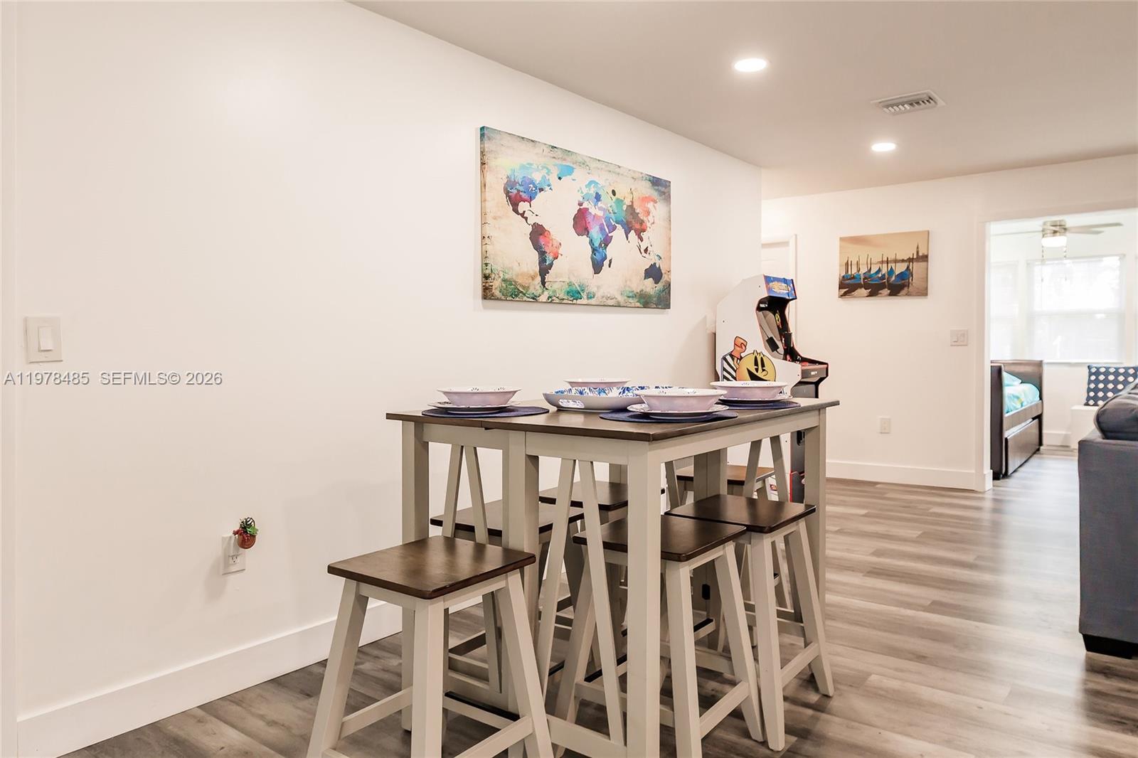 SANIBEL LAKE ESTATES - Residential