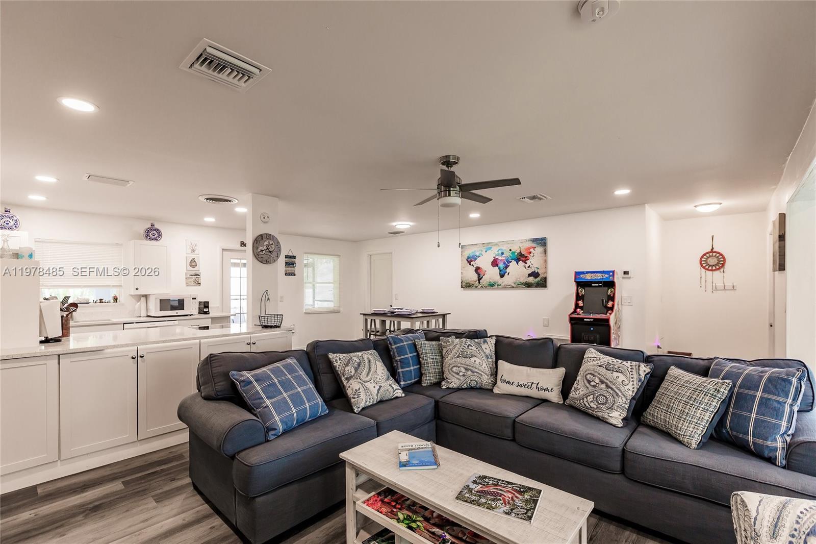 SANIBEL LAKE ESTATES - Residential