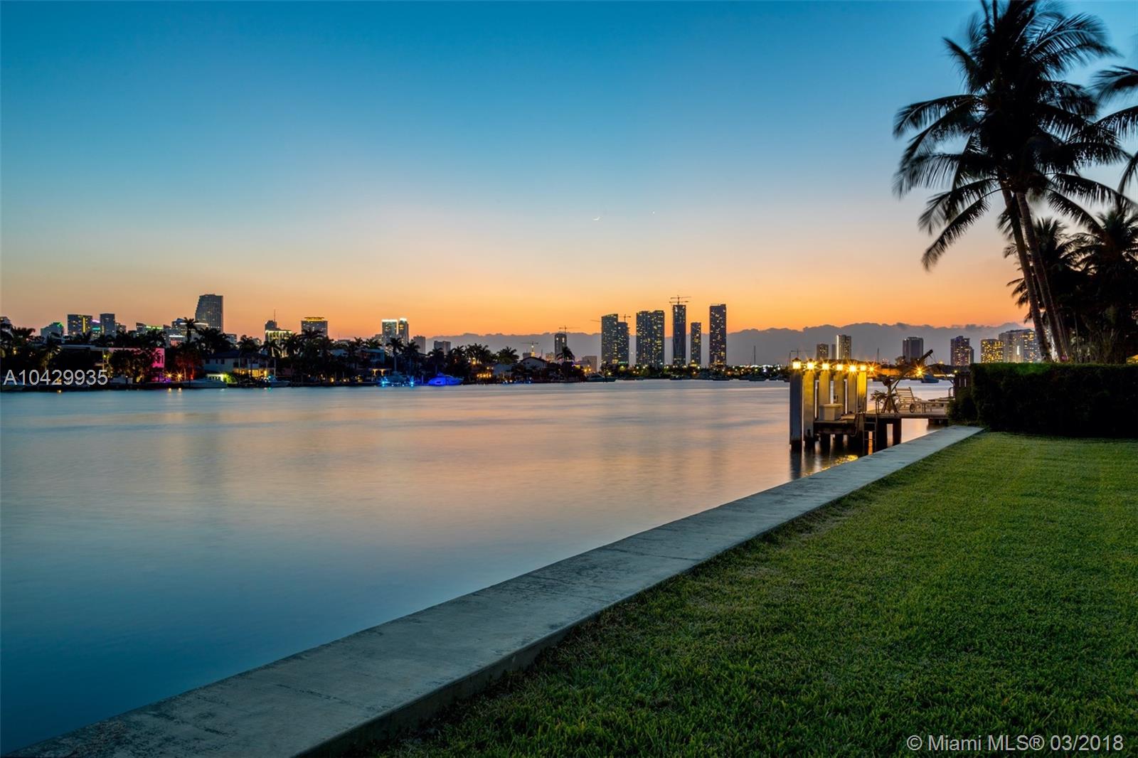 HIBISCUS ISLAND - Land