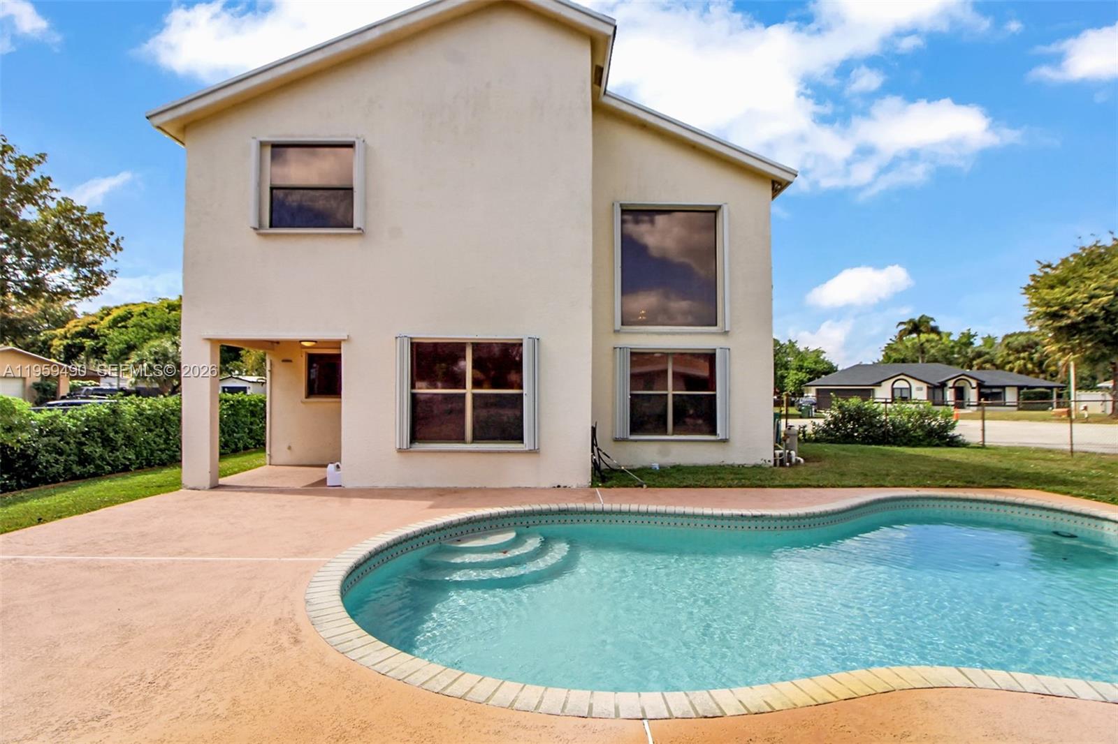 PEMBROKE LAKES SEC THREE - Residential