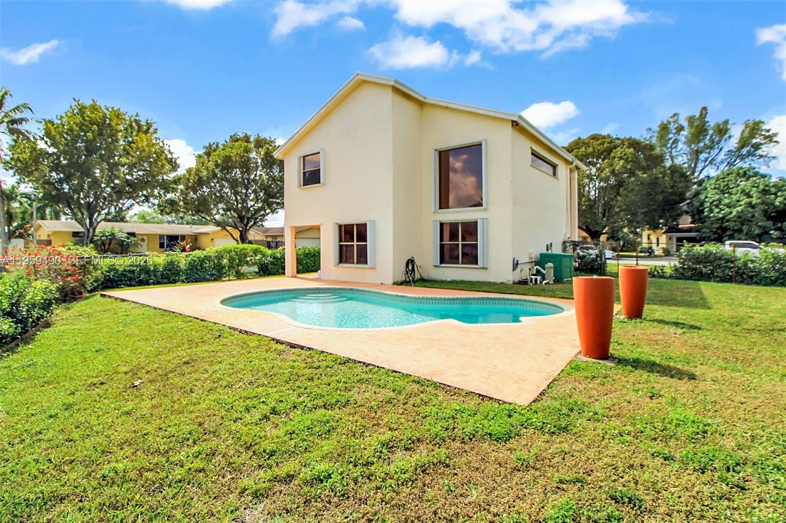 PEMBROKE LAKES SEC THREE - Residential