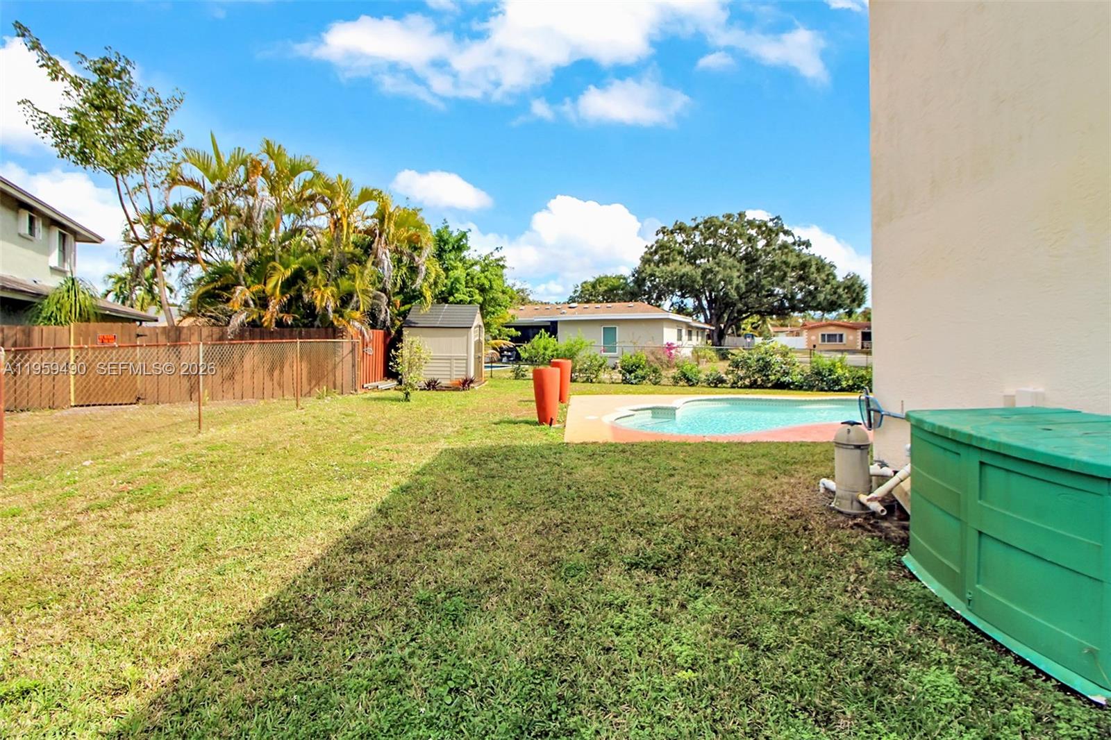 PEMBROKE LAKES SEC THREE - Residential