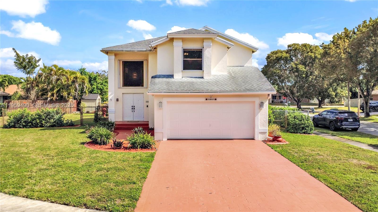 PEMBROKE LAKES SEC THREE - Residential