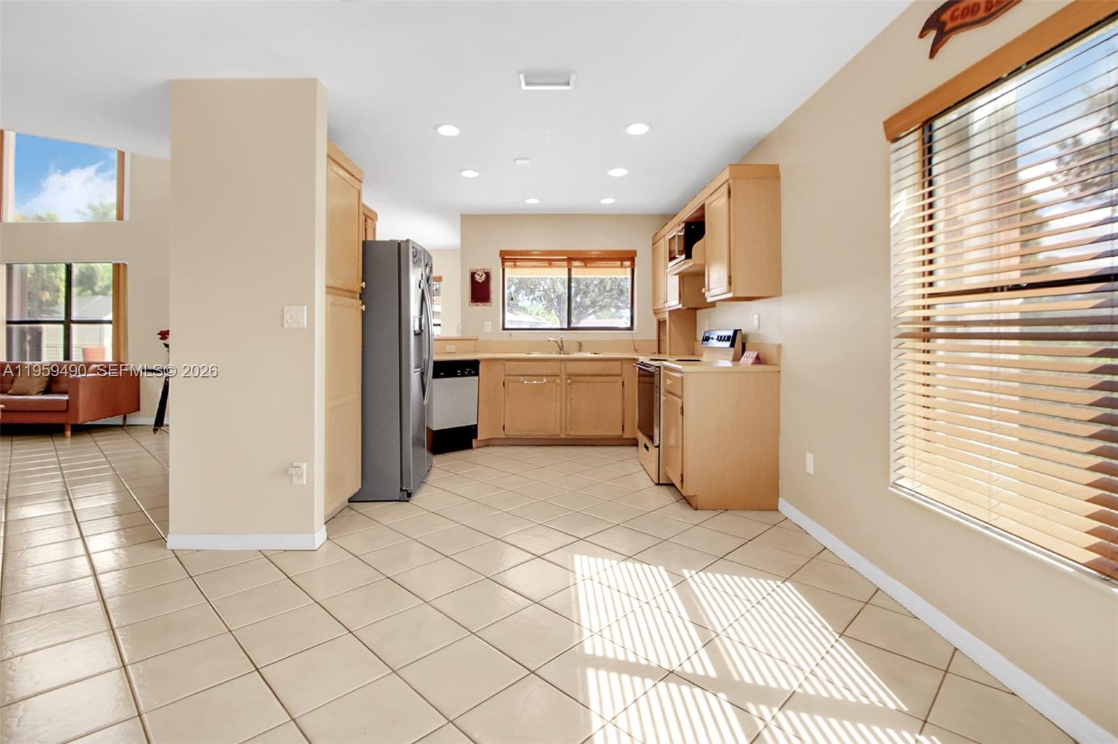 PEMBROKE LAKES SEC THREE - Residential