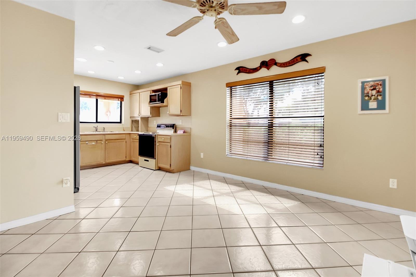 PEMBROKE LAKES SEC THREE - Residential