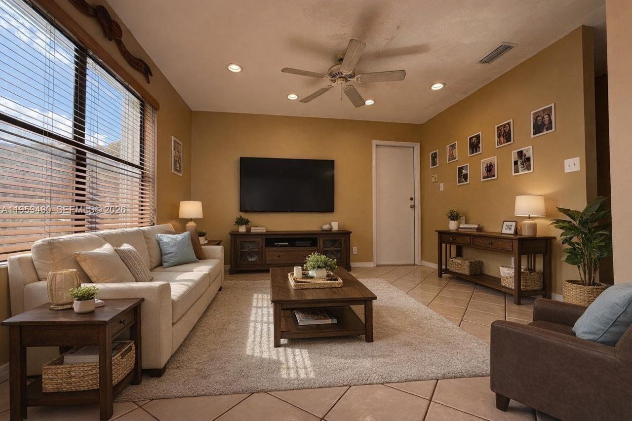 PEMBROKE LAKES SEC THREE - Residential