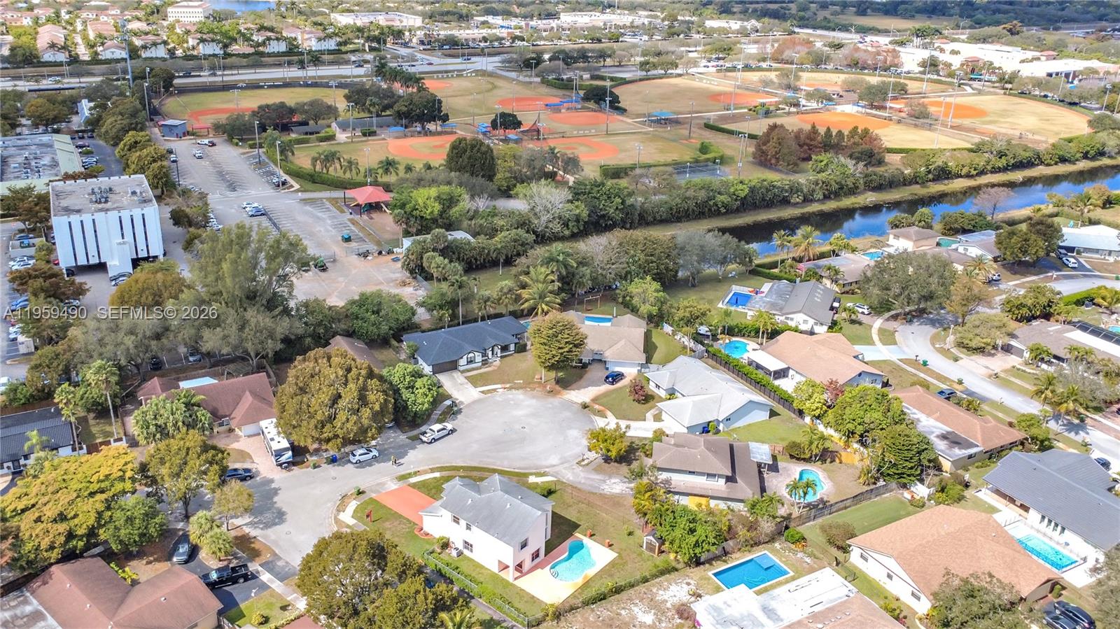 PEMBROKE LAKES SEC THREE - Residential