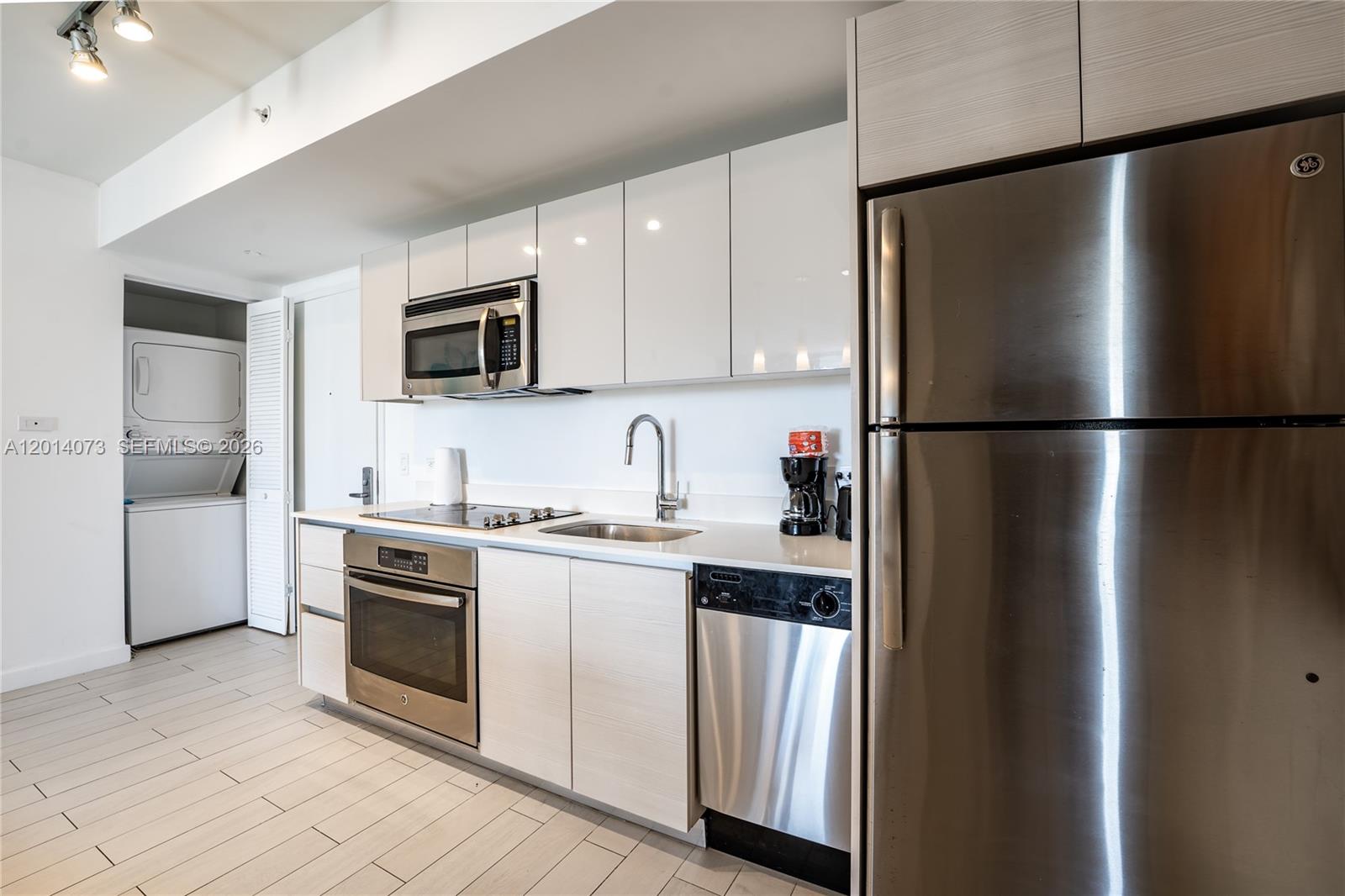 BEACHWALK CONDOMINIUM - Residential