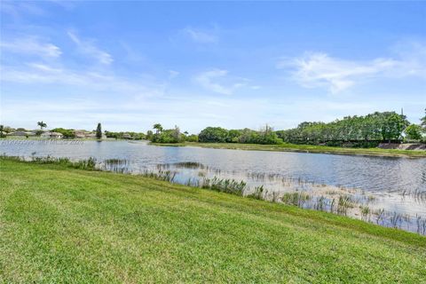 Tiny photo for 4281 Laurel Ridge Cir, Weston, FL 33331 (MLS # A12005596)