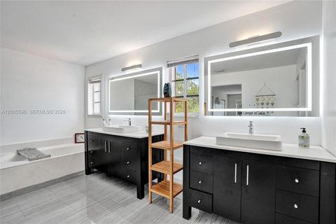 Tiny photo for 4281 Laurel Ridge Cir, Weston, FL 33331 (MLS # A12005596)