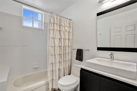 Tiny photo for 4281 Laurel Ridge Cir, Weston, FL 33331 (MLS # A12005596)