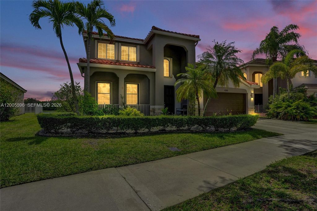 Photo of 4281 Laurel Ridge Cir, Weston, FL 33331 (MLS # A12005596)