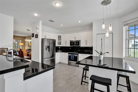 Tiny photo for 4281 Laurel Ridge Cir, Weston, FL 33331 (MLS # A12005596)