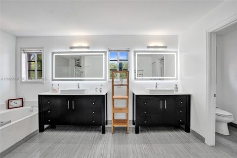 Tiny photo for 4281 Laurel Ridge Cir, Weston, FL 33331 (MLS # A12005596)