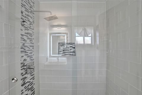 Tiny photo for 4281 Laurel Ridge Cir, Weston, FL 33331 (MLS # A12005596)