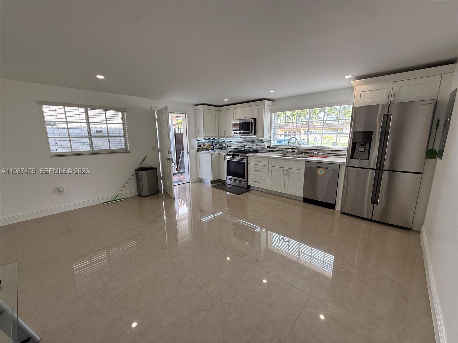 4TH ADDN TO PALM SPRINGS - Residential Lease