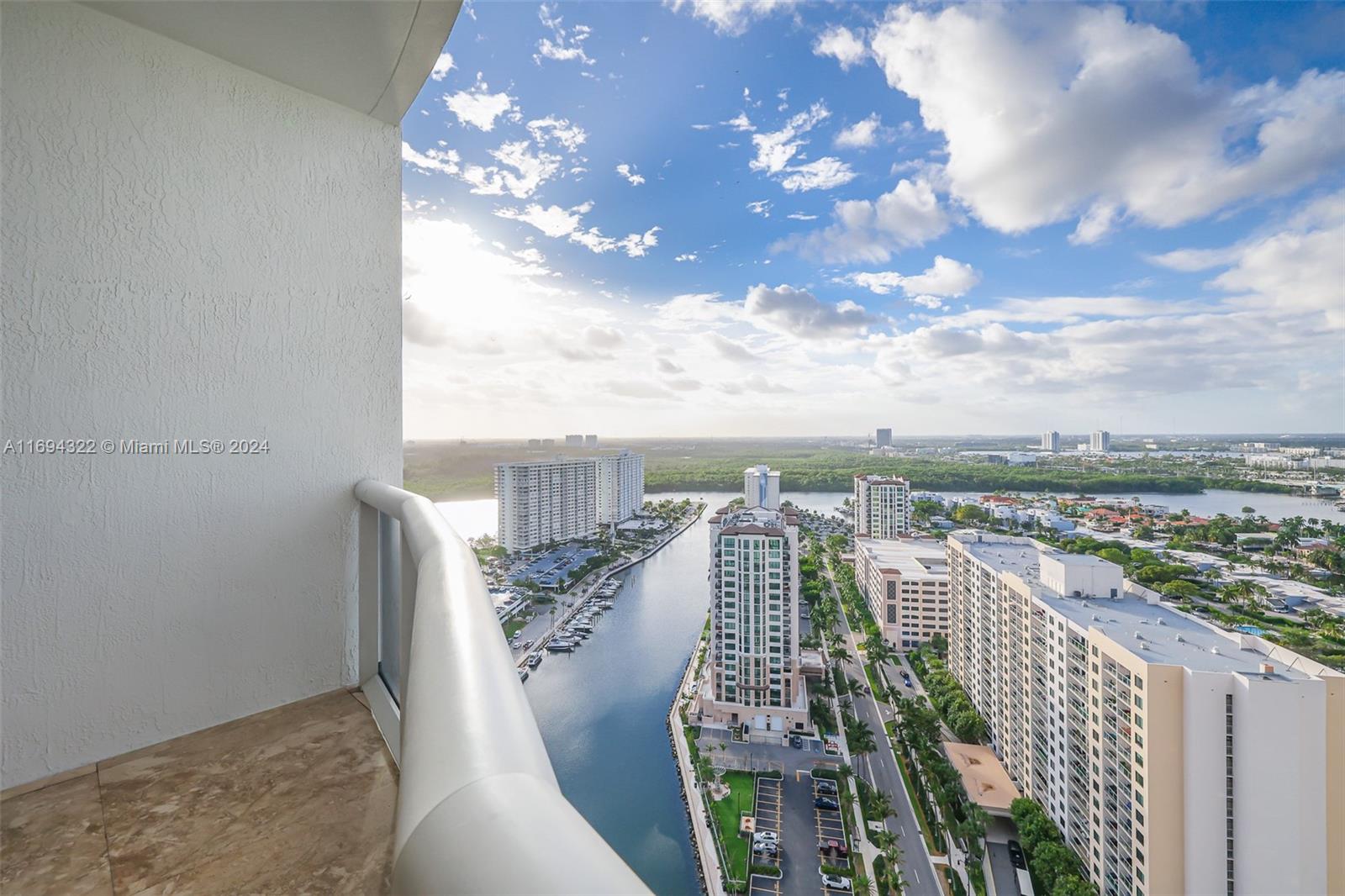 TDR TOWER II CONDO - Residential