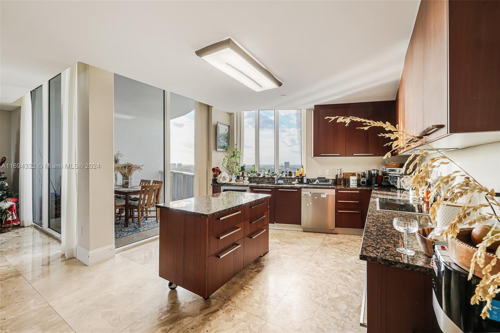 TDR TOWER II CONDO - Residential