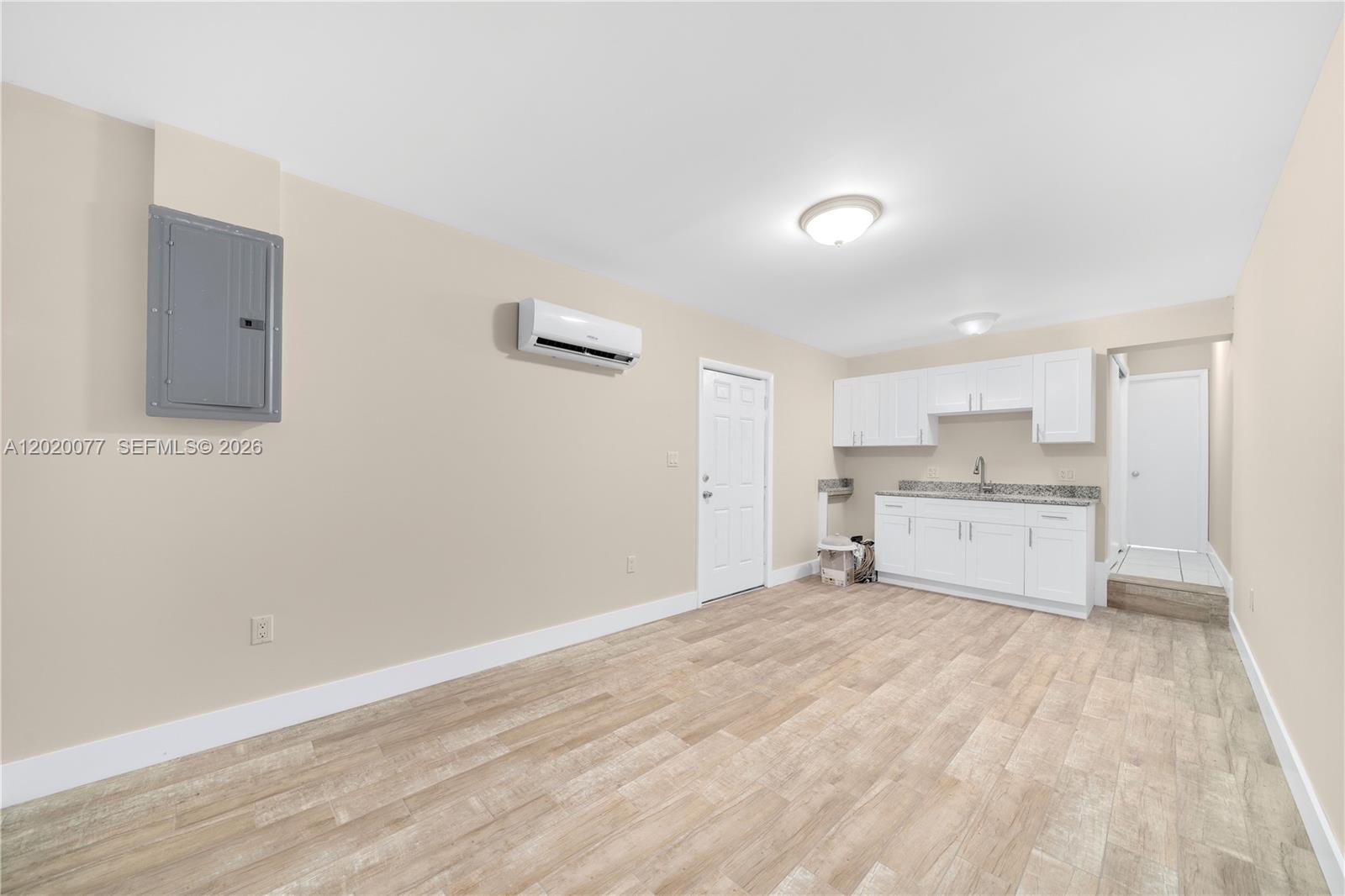 GRAPELAND HEIGHTS - Residential