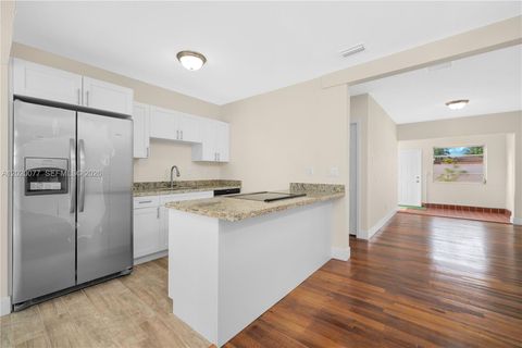 3271 NW 18th Ter Miami FL 33125
