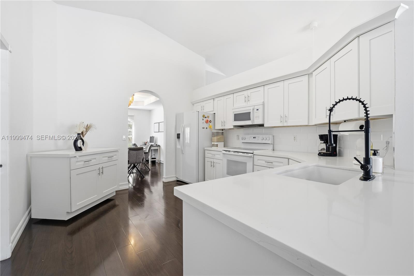 CHAPEL LAKE ESTATES - Residential