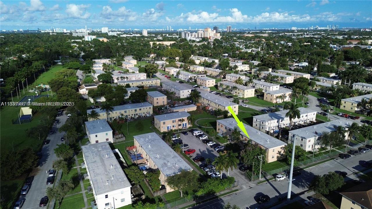 8448 NW 4 8448