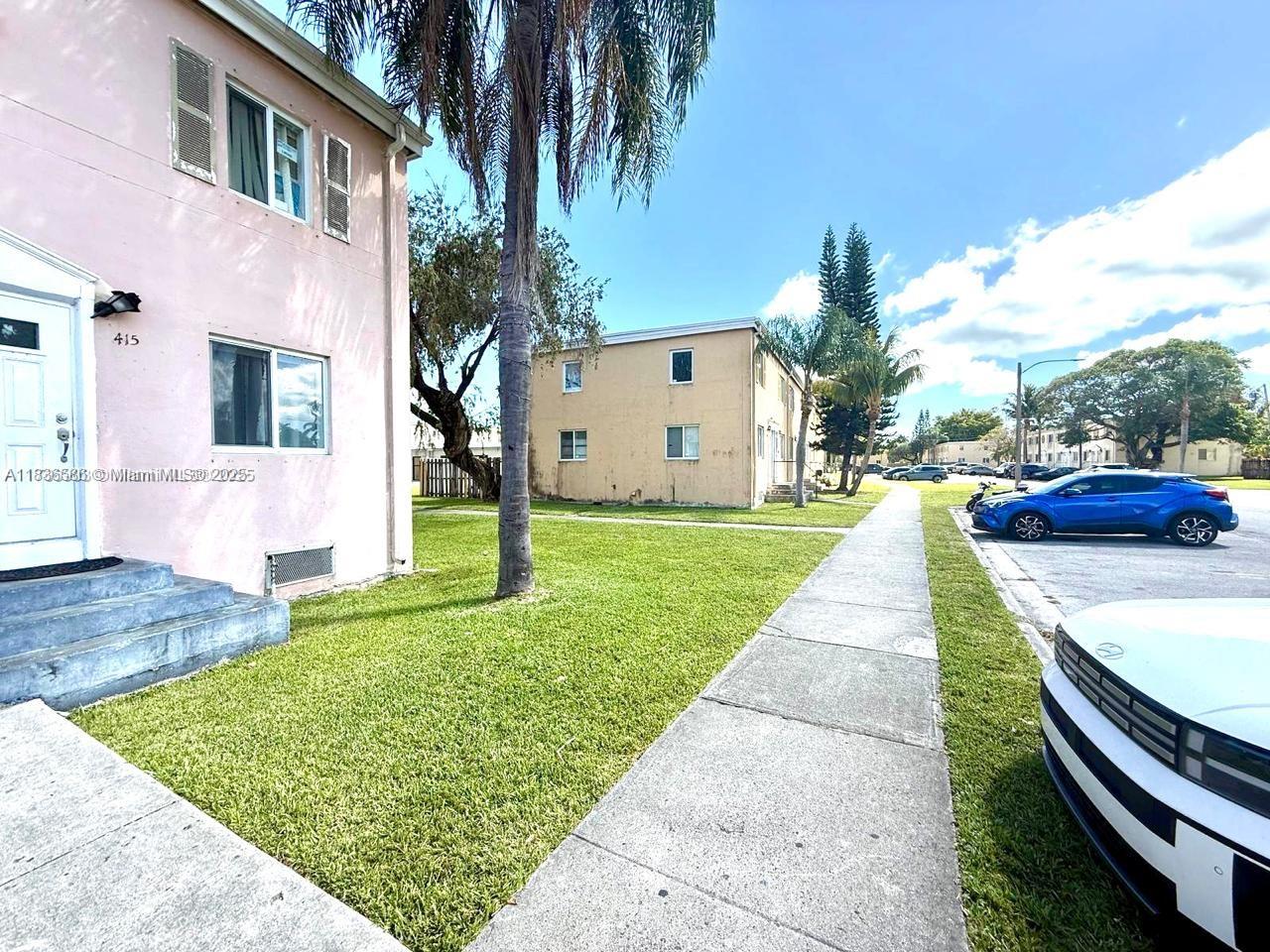 8448 NW 4 8448