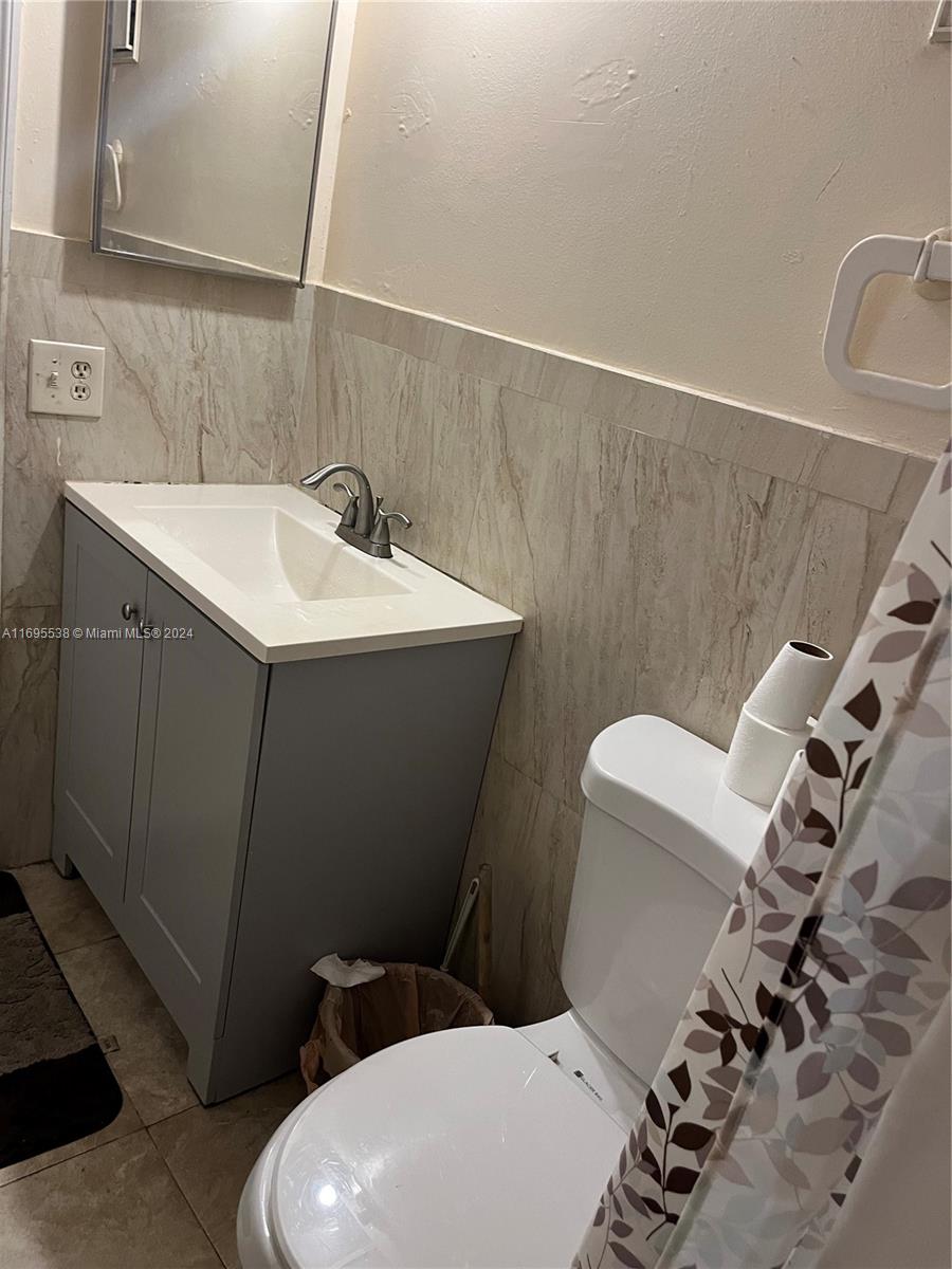 3301 NW 47th Ter 113, Lauderdale Lakes, FL, 33319/$179,000 3 3301 NW 47th Ter 113