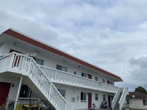 7011 Pembroke Rd 1-6 Pembroke Pines FL 33023