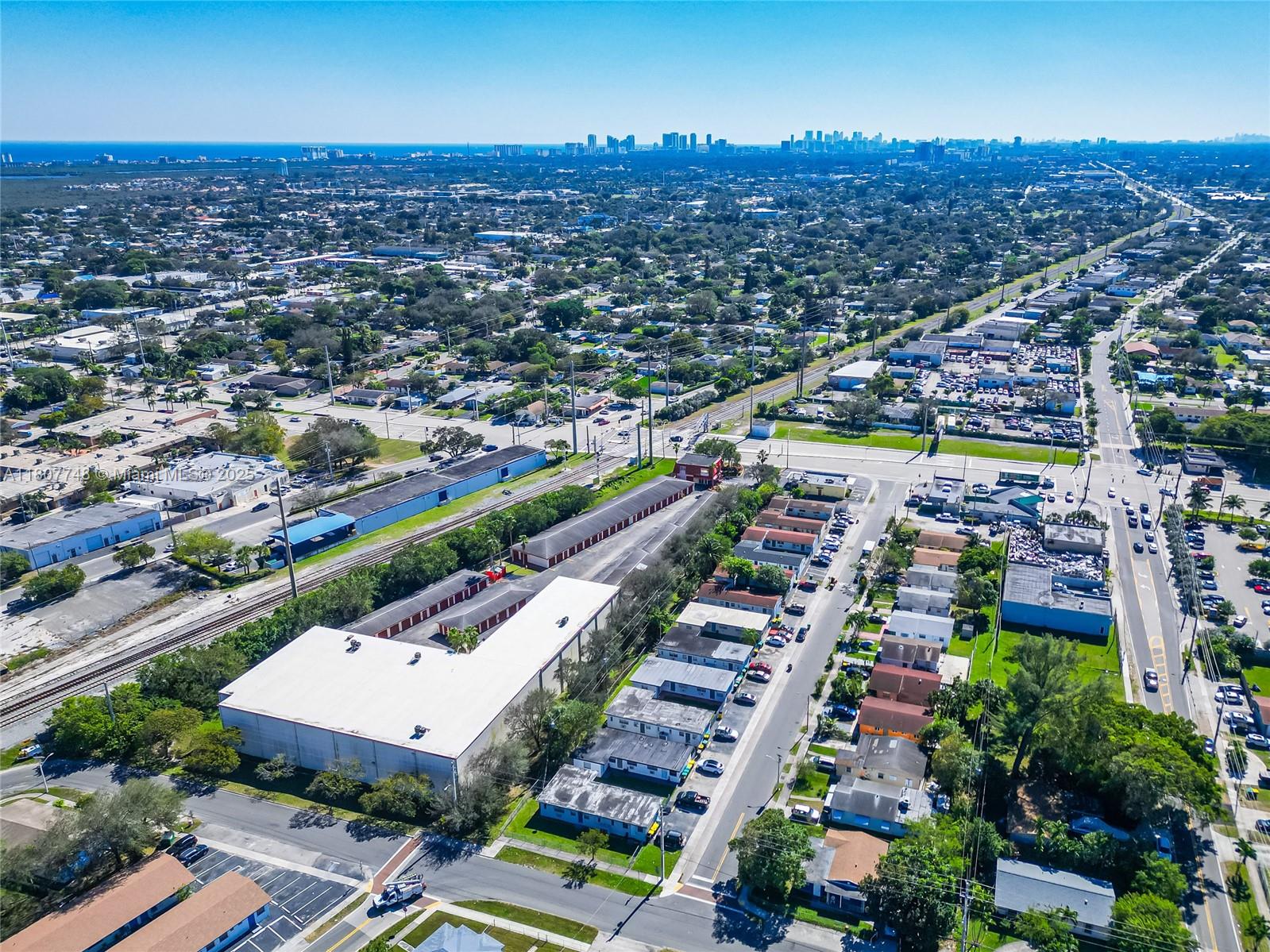 Rental Property at 105 Sw 5th Ct 1, Dania Beach, Miami-Dade County, Florida - Bedrooms: 1 
Bathrooms: 1  - $2,000 MO.