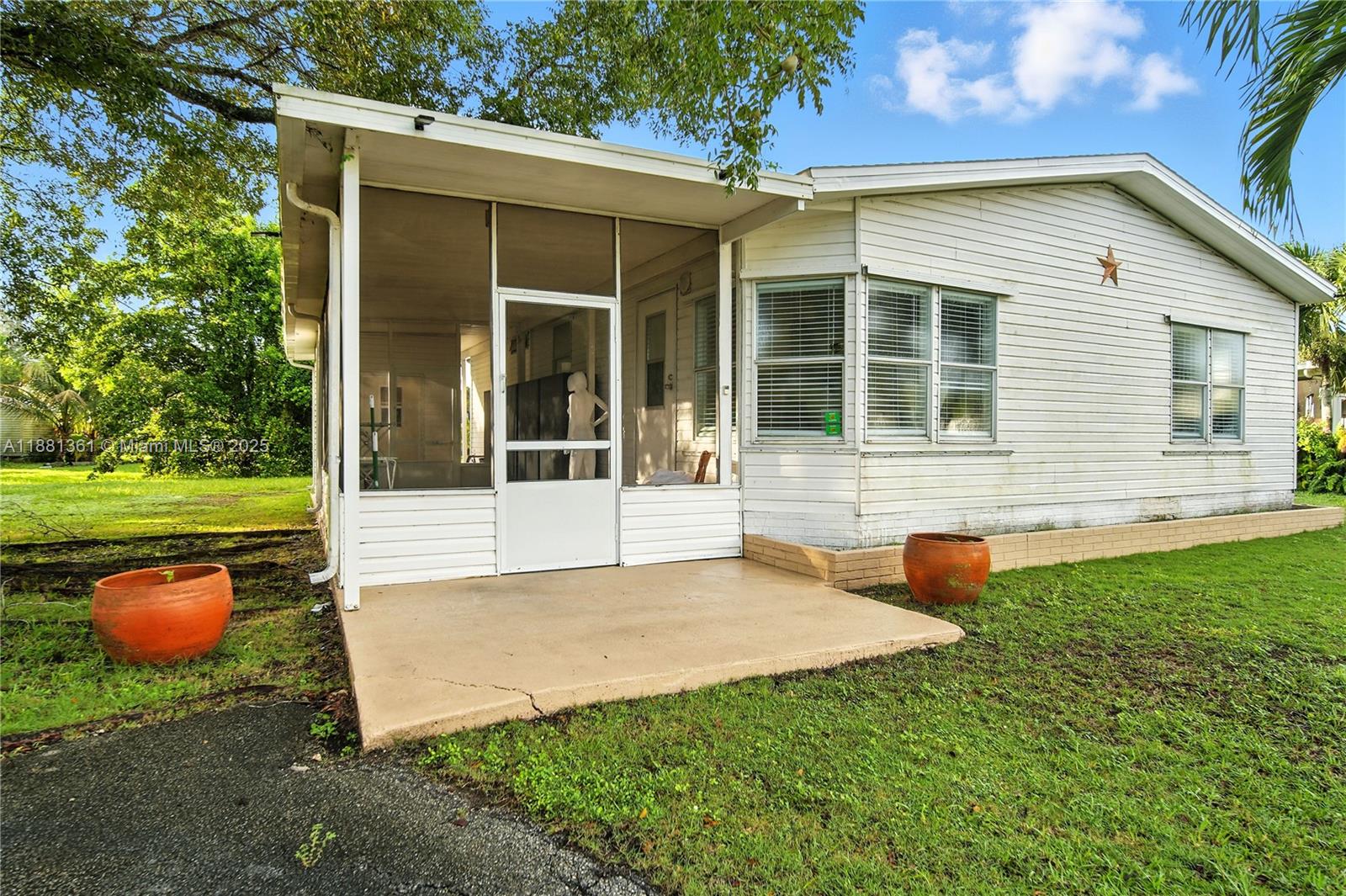 GOLDCOASTER MOBILE HOME - Residential Lease