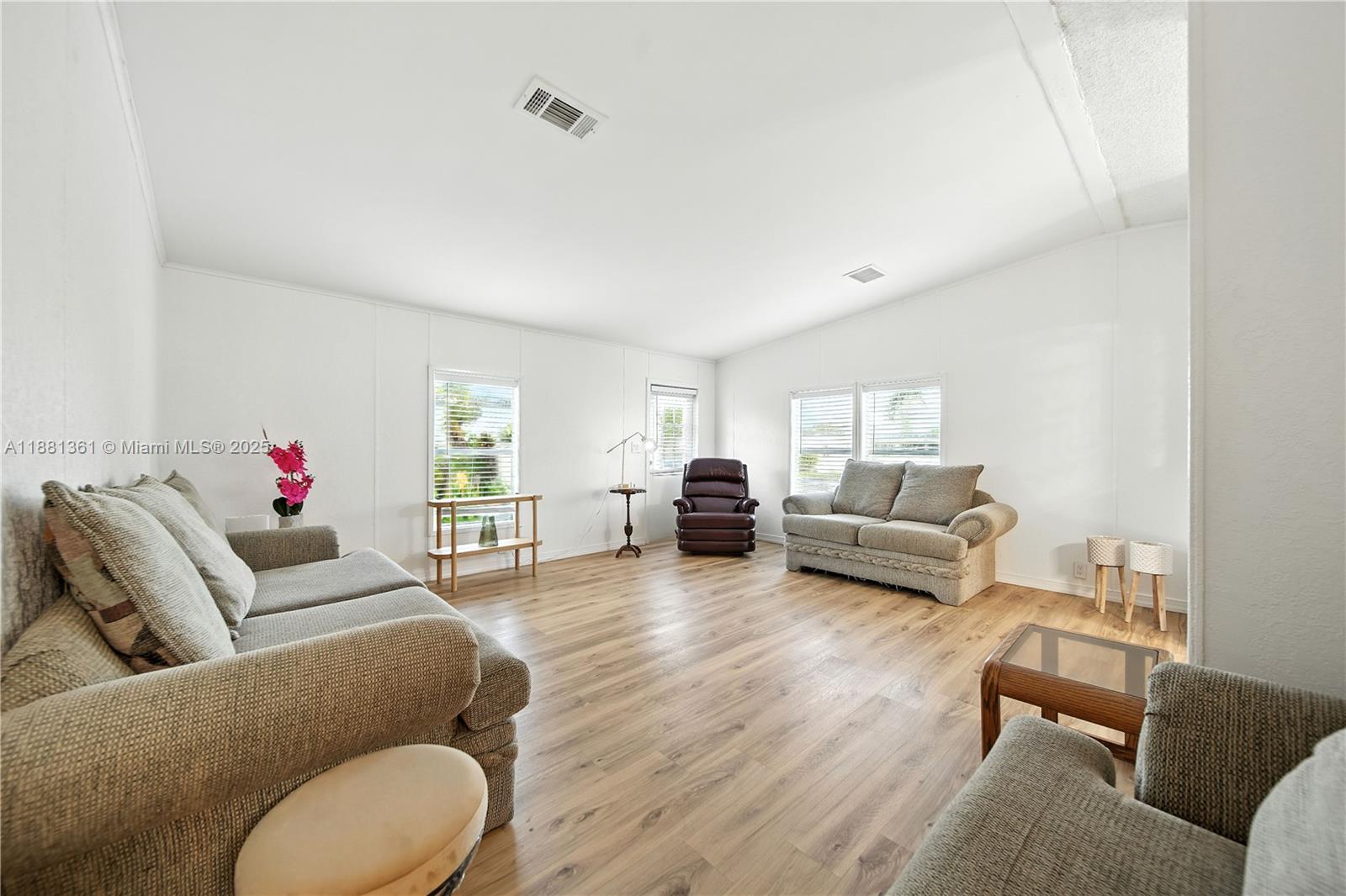 GOLDCOASTER MOBILE HOME - Residential Lease