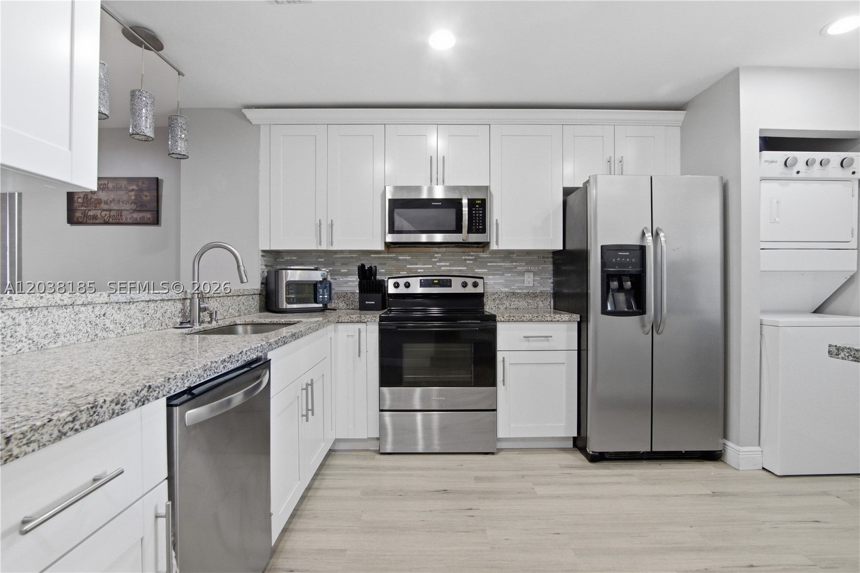 2882 Coral Springs Dr