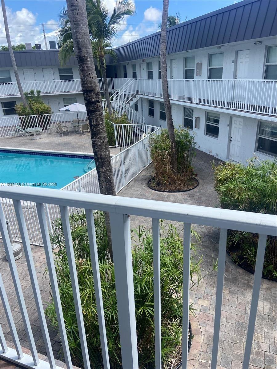 WONDERFUL SECOND FLLOR WALK UP IN A GATED COMMUNITY. 1 BDRM/1 BATH, ALL TILED, VERY GOOD CONDITIONS, ASSIGNED PARKING AND GUEST PARKING TOO, DESIDERABLE NEIGHBORHOOD, SAFE AND QUIET. **MOVE WITH ONLY 2 MONTHS, MINIMUM 650 CREDIT SCORE REQUIRED BY THE HOA**