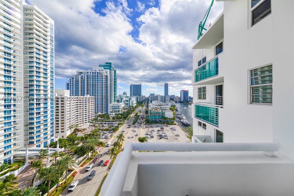 Photo of 3000 S Ocean Dr #1506, Hollywood, FL 33019 (MLS # A12057510)