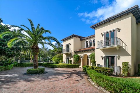 A home in Pinecrest