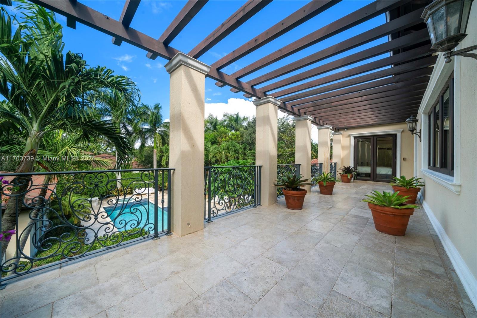 TOWN & RANCH ESTS - Residential