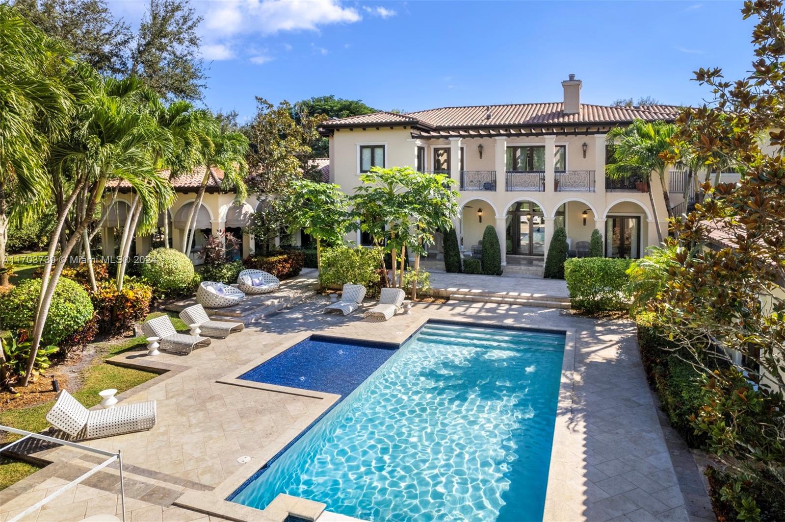 TOWN & RANCH ESTS - Residential