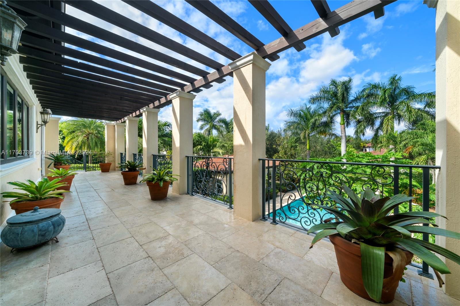 TOWN & RANCH ESTS - Residential